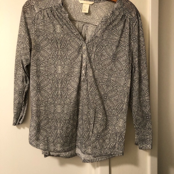 H&M Tops - H&M V-neck Top